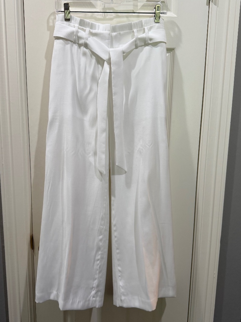 TALBOTS fully lined white wide leg pants with pockets—Size 2